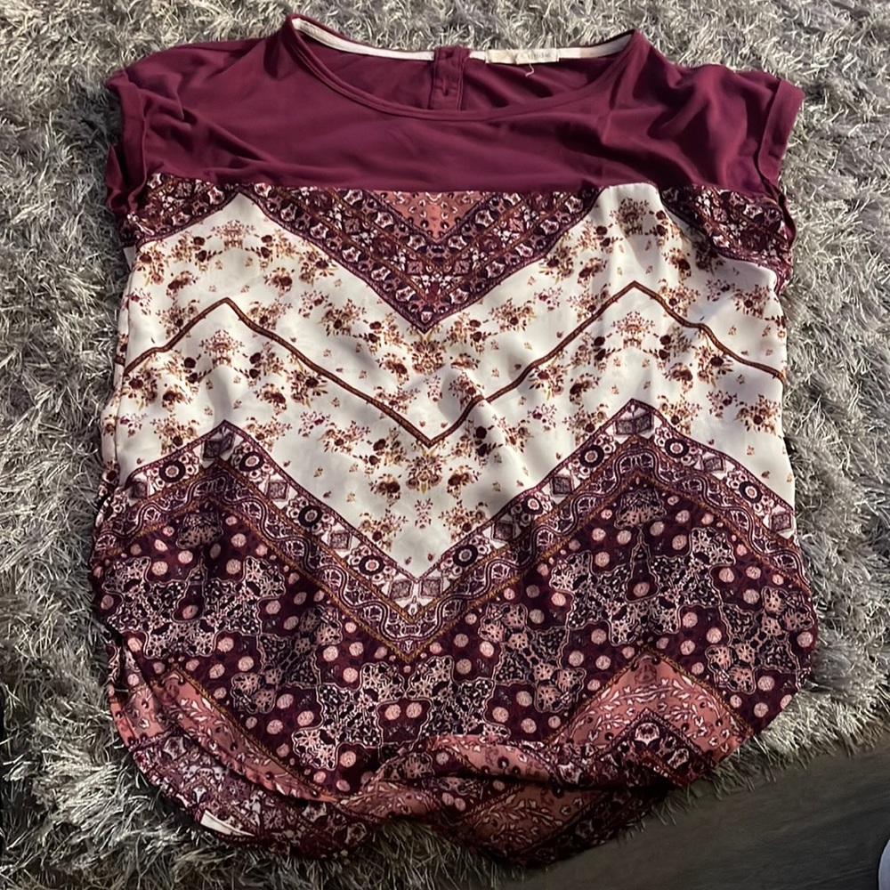 Size large women’s top